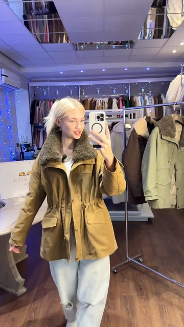 Wool collar drawstring parka